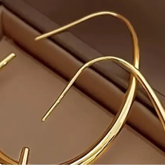 14K Gold Plated drop shaped earrings, easy to put on, - Picture 3 of 5